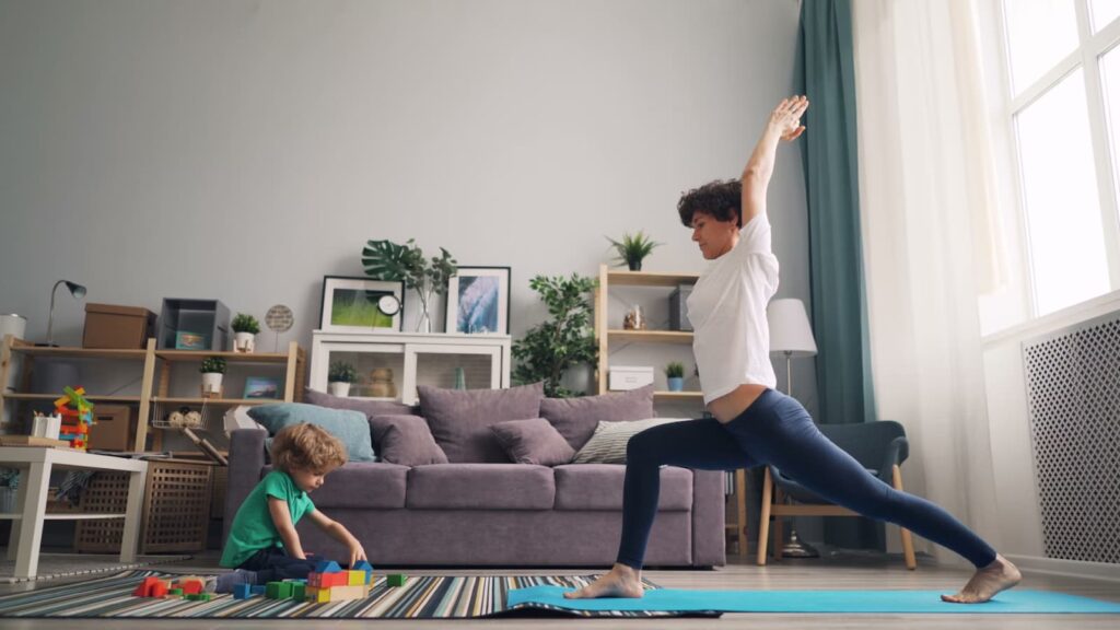 Yoga für stressfreies Umziehen: Bleiben Sie während Ihres Übergangs geerdet