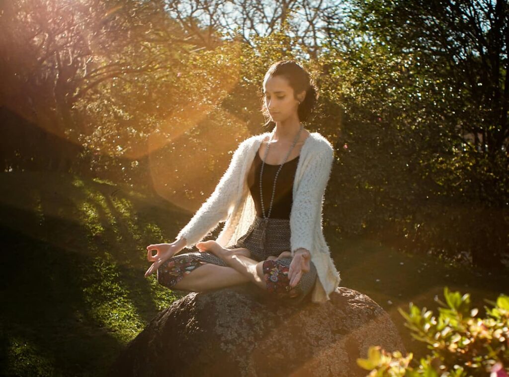 Wie wirkt sich die Atmung auf die Qualität des täglichen Lebens und der Yogapraxis aus?